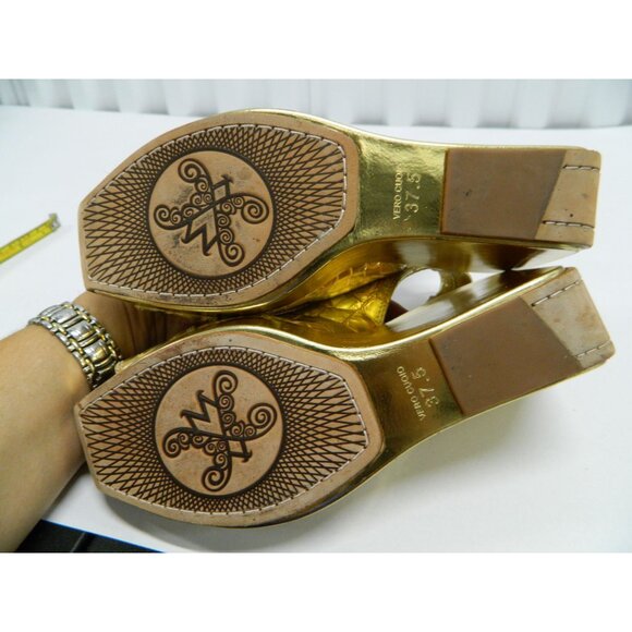 Size 7 Modern Vintage Gold Croc-Embossed Wedge Slingback Sandals Size 37.5 - Picture 7 of 11